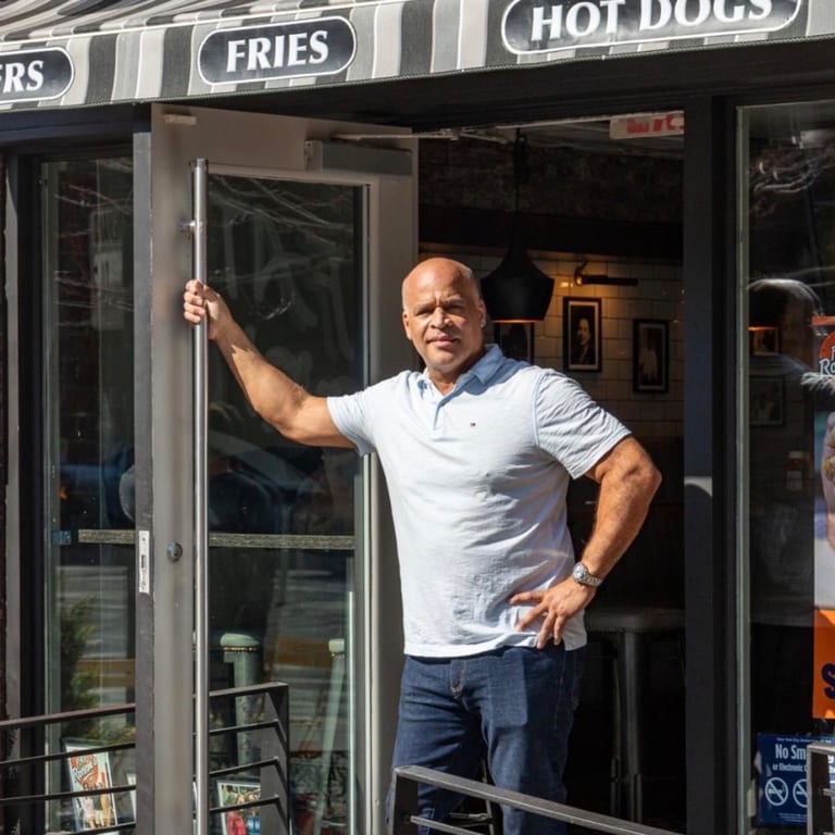 Fat Ronnie's Takes a Bite Out of the Big Apple